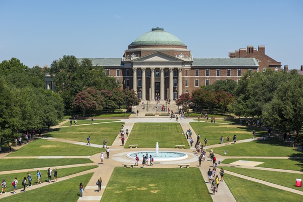 Dallas Hall lawn